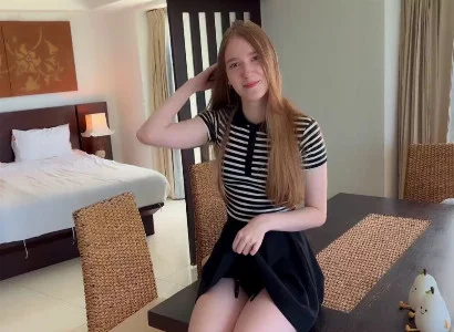Chàng trai phượt thủ dụ lễ tân vào phòng địt nhau